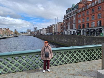 Qırım seyyahı (müellif) ve Liffi özeni (Dublin)