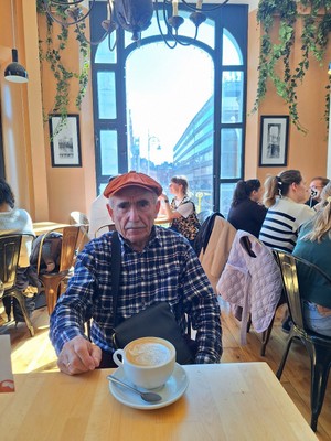 Qırım seyyahı (müellif) kafede (Dublin)